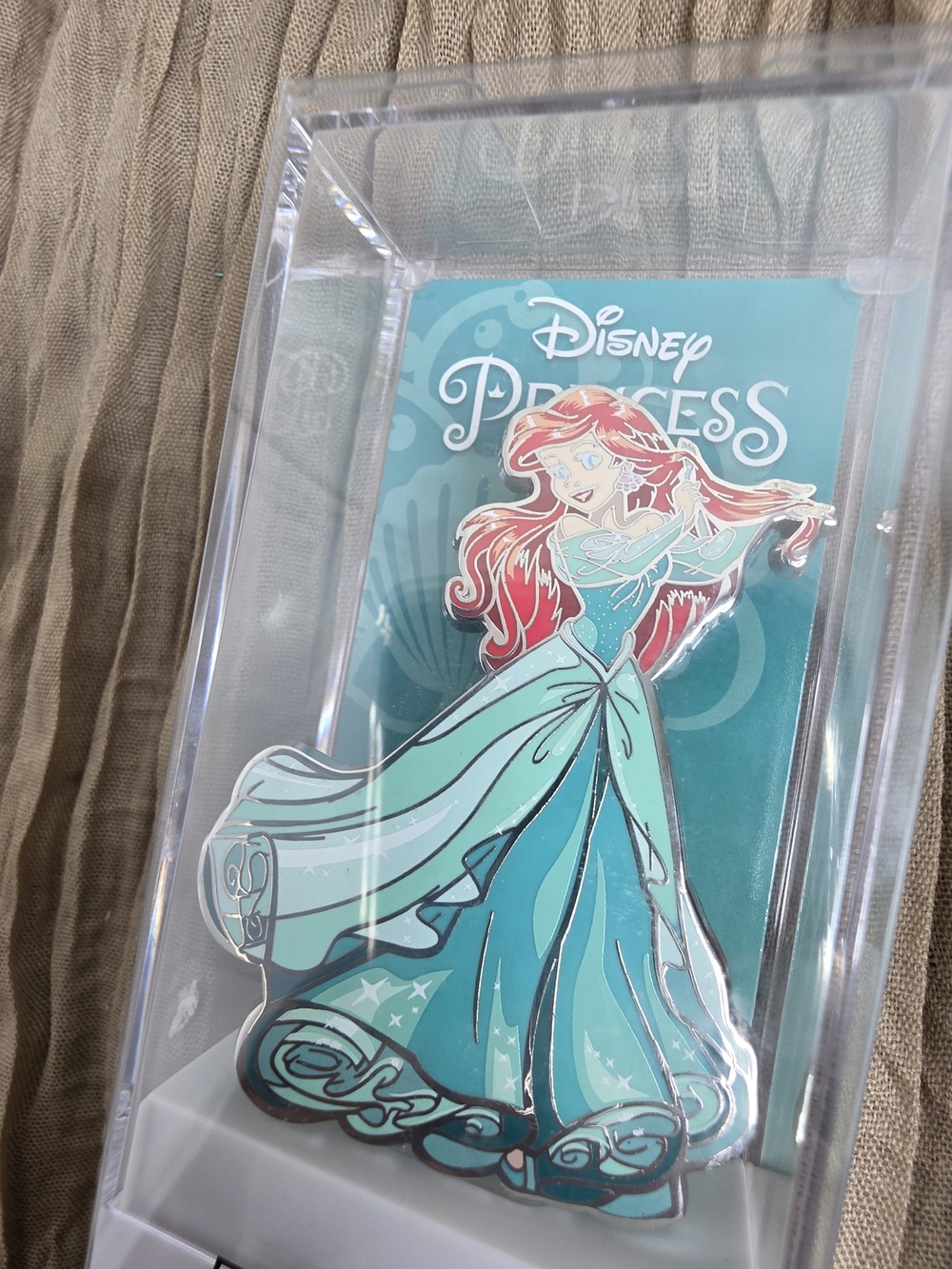 Disney Princess Ariel FiGPiN #225 The Little Mermaid Collectible Pin - Picture 3 of 8